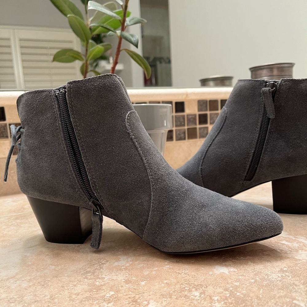 Tahari grey low heel boots (brand new / never worn)